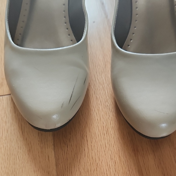 Basic Editions Elegant Cream Women's Shoes 10 W - Picture 4 of 17